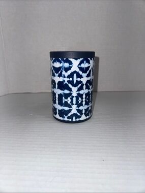 Blue and White Patterned Swig Can Koozie